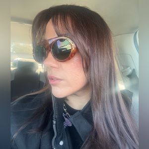 Meet your Posher, Adriana